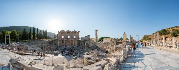Walking Distance From Kusadasi Port Guide 2026