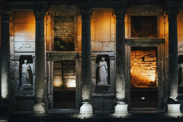 Night Tour of Ephesus: Explore the Ancient City Under the Stars